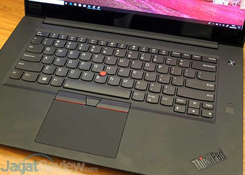 Lenovo ThinkPad X1 Extreme 07