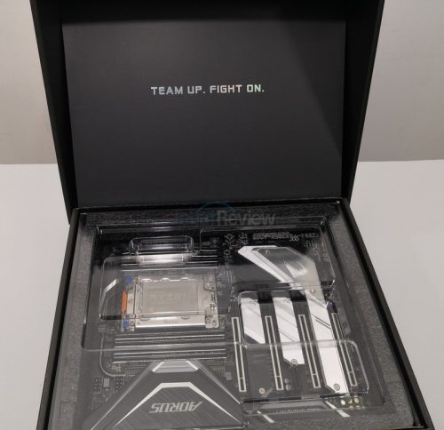 Hands-On Review Motherboard Gigabyte X399 Aorus Xtreme 10 1 9