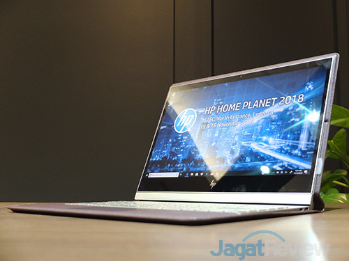 HP Home Planet 2018 – Mengintip Laptop/PC Unik dengan Bodi Kulit Asli 10 HHP2018 HP Spectre Folio 13 10