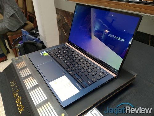 ASUS ZenBook 2018 06