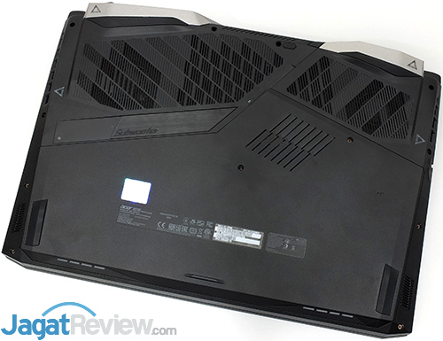 Acer Predator Helios 500 AMD Bottom Side