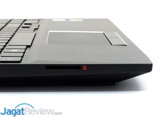 Review Laptop Gaming: Omen by HP 15-dc0037TX 8 Omen by HP 15 dc0037tx Connectors Left 02