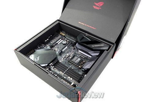 Hands-On Review ASUS ROG Maximus XI Extreme 3 ASUS ROG Maximus XI Extreme 02