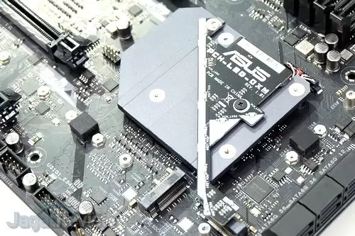 Hands-On Review ASUS ROG Maximus XI Extreme 8 ASUS ROG Maximus XI Extreme 22