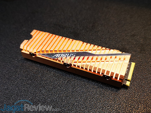 Aorus NVMe Gen4 SSD 01