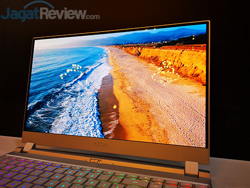 Gigabyte Aero 15 OLED 04