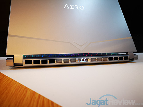 Gigabyte Aero 15 OLED 10