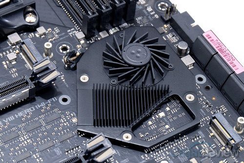 ASUS ROG Crosshair VIII Hero WiFi 34