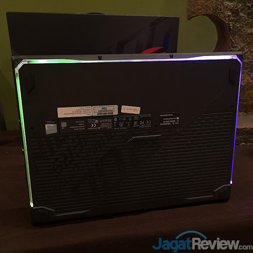 Juli 2019 - ASUS Indonesia Siap Rilis Laptop Gaming ROG Strix G, Hero III, & Scar III 10 ASUS ROG STRIX Under body RGB