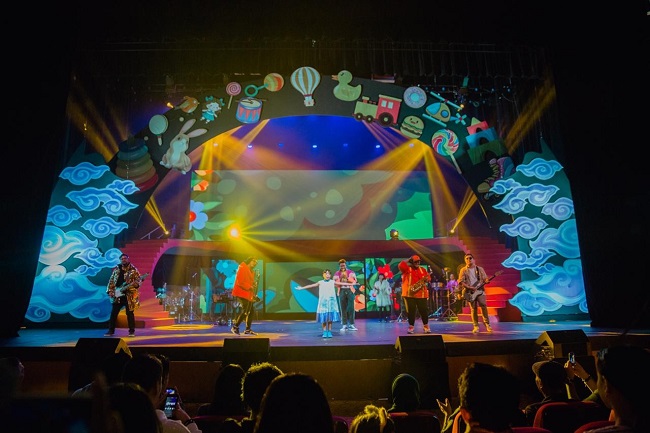 Direct Release: Epson Menghidupkan Panggung Konser “Cinta” Neona dengan Proyektornya 1 3 1