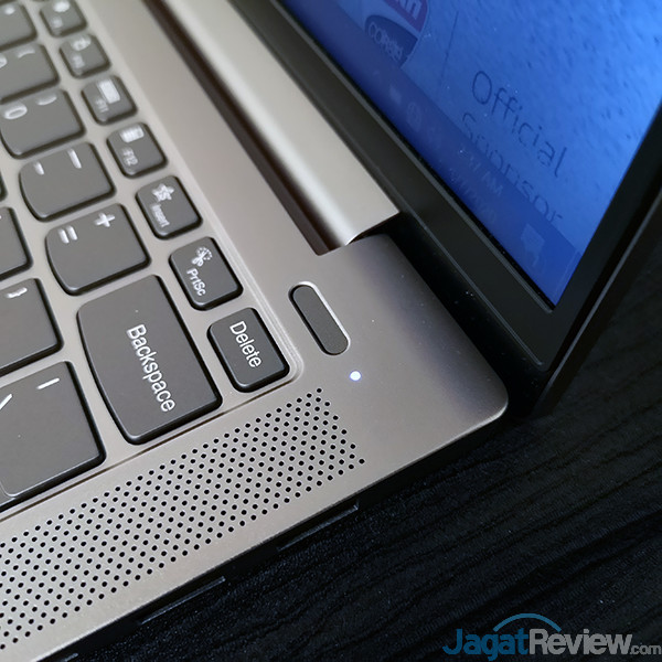 Lenovo Ducati 5: Laptop Cantik yang Sporty 6 Lenovo Ducati 5 03