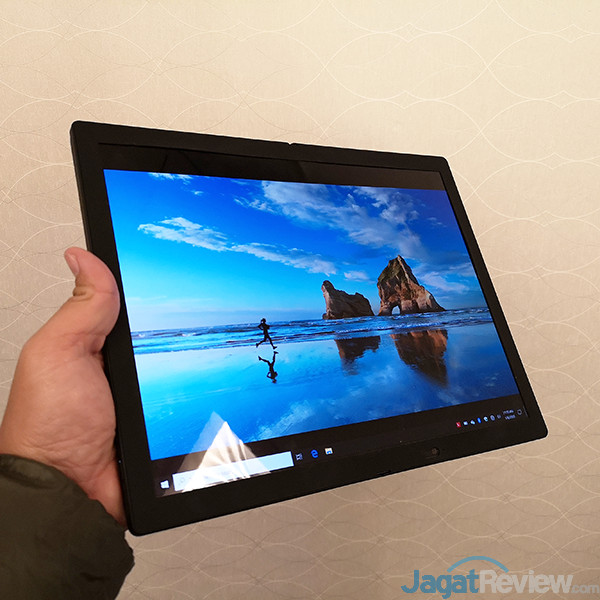 Lenovo ThinkPad X1 Fold 02