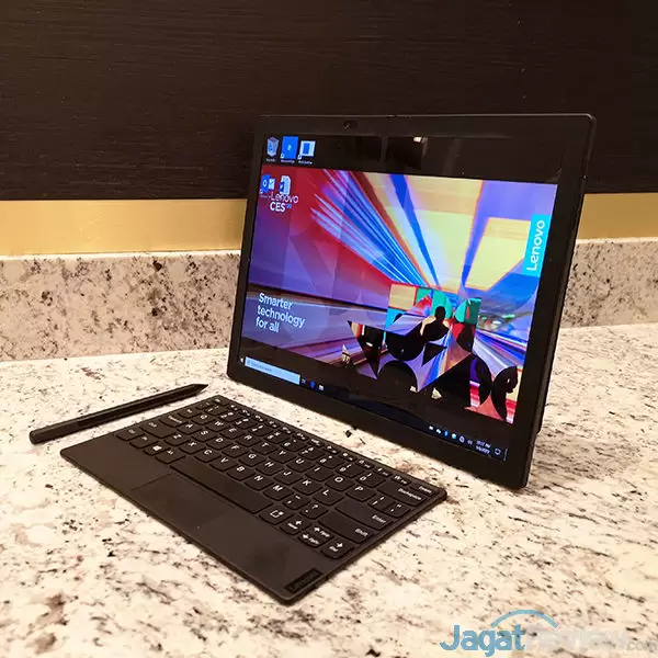 Lenovo ThinkPad X1 Fold 06