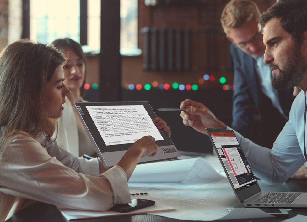 Lenovo Rilis Laptop ThinkBook Plus: Berikan Produktivitas Lebih dengan Dua Layar 1 ThinkBook Plus 1