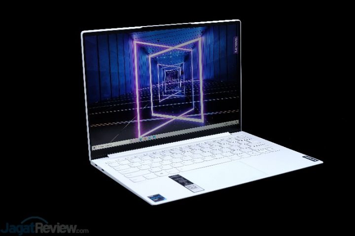 Review Lenovo Yoga Slim 7i Carbon: Super Ringan dan Kencang 3 review Lenovo Yoga Slim 7i Carbon