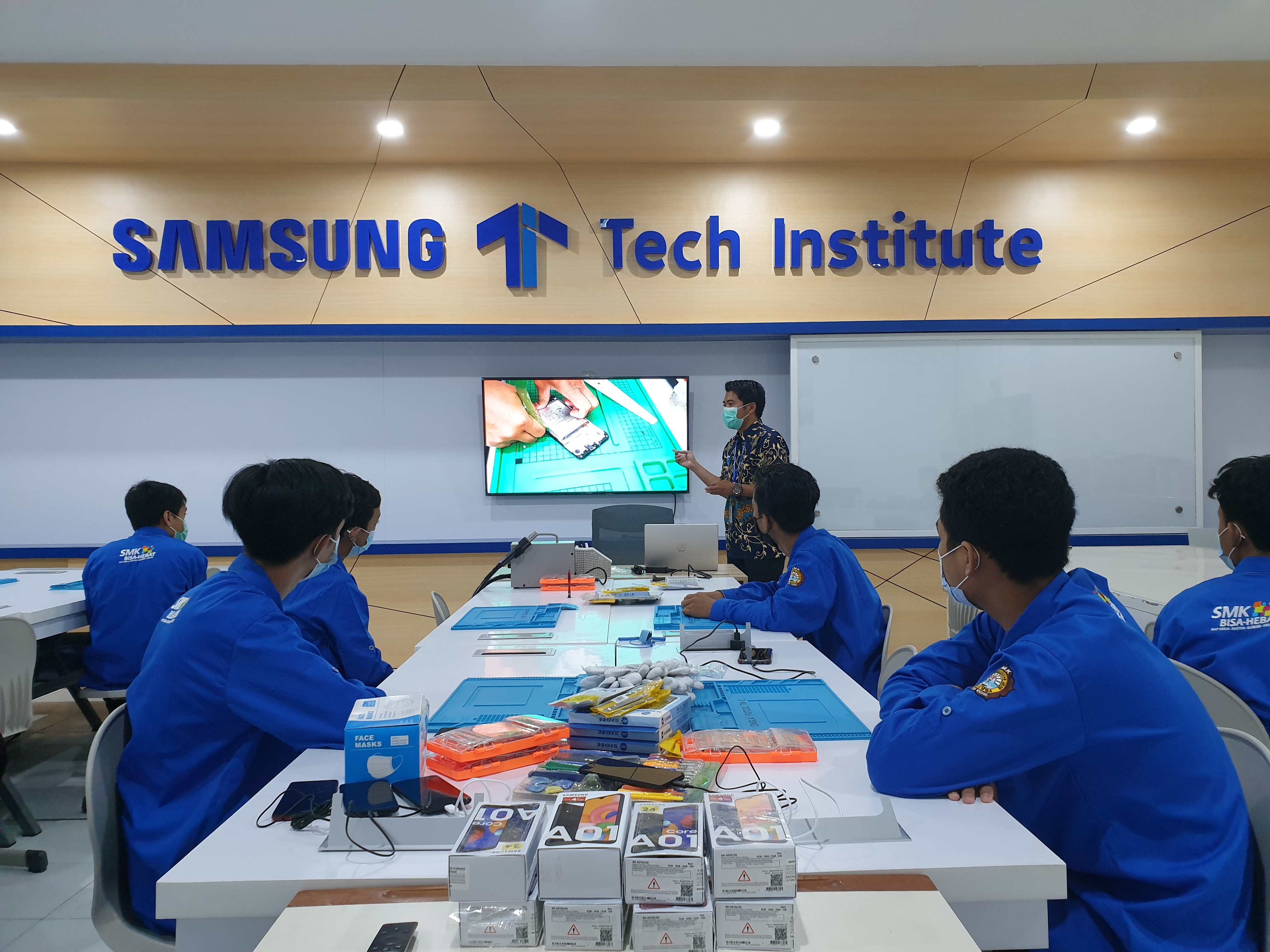 Direct Release: Sukses Sentuh 6.000 Siswa di Seluruh Indonesia, Samsung Tech Institute (STI) Perbesar Peluang Kerja Bagi Lulusan SMK 25 Foto 1A