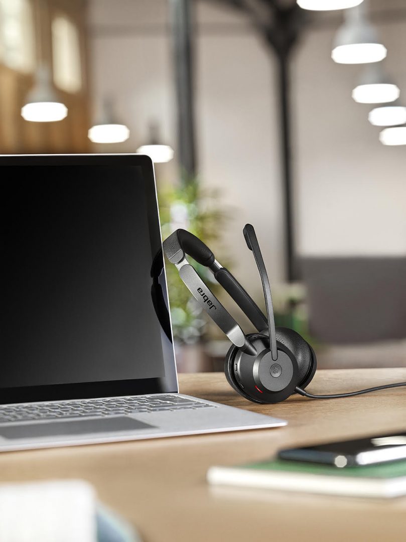 Direct Release: Jabra Luncurkan Evolve2 30, Varian Headset Bersertifikasi UC Yang Lebih Ringan dengan Performa Audio Optimal 3 Jabra Evolve2 30 1