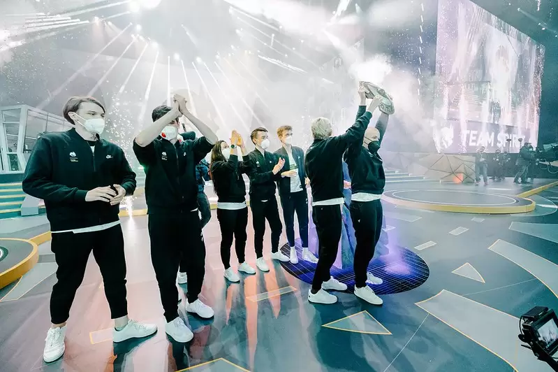 Vladimir Putin Ucapkan Selamat Secara Resmi ke Team Spirit DOTA 2 10 team spirit