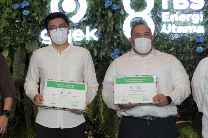 Direct Release: Gojek dan TBS Kolaborasi Bangun Ekosistem Kendaraan Listrik Roda Dua di Indonesia 4 Foto 3 Penandatanganan Nota Kesepahaman Gojek TBS