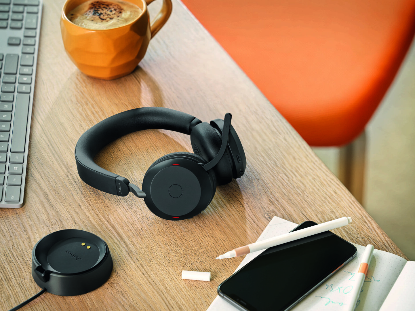 Jabra Evolve2 75 Hadir sebagai Headset Profesional dengan ANC 1 Jabra Evolve2 75 Office