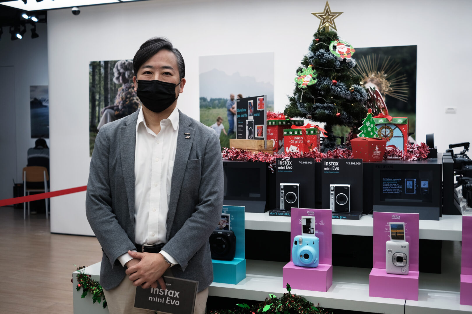 Fujifilm Luncurkan Kamera Hybrid Instax Mini Evo 3 Masato Yamamoto – Presiden Direktur PT FUJIFILM Indonesia