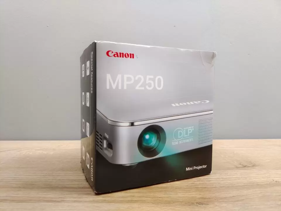 Review Canon MP250: Proyektor Mini Paling Ringkas, Konektivitas Lengkap 1 Review Canon MP250