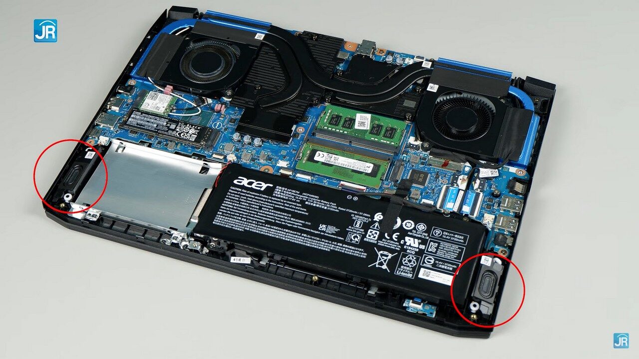 Review Acer Predator Helio 300 (PH315-54-94U7) 