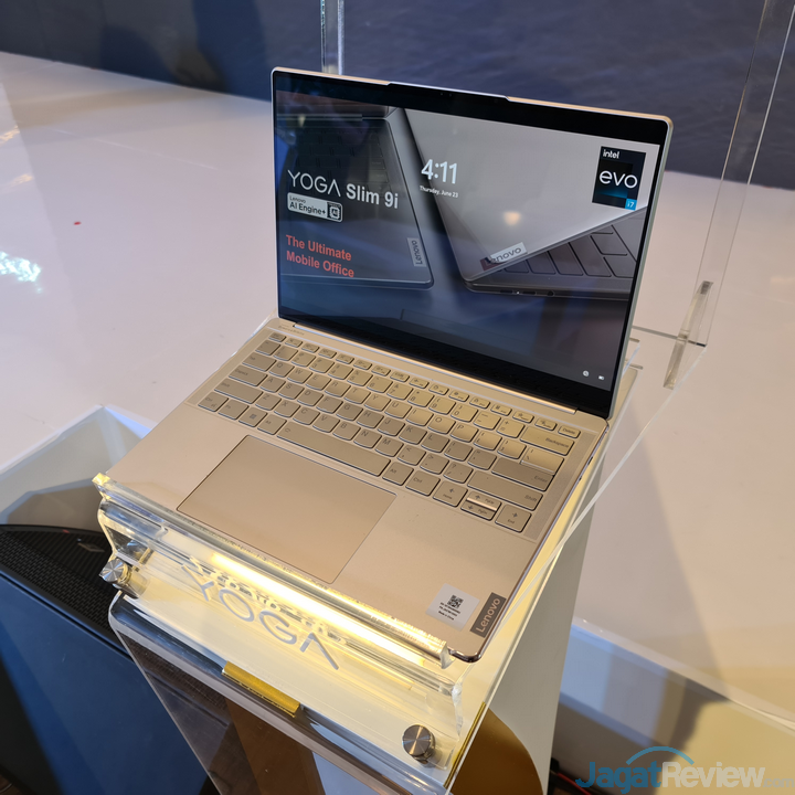 Jajaran Laptop Lenovo Yoga dengan Prosesor Intel Core Gen 12 Hadir di Indonesia 6 Lenovo Yoga 2022 Launch 05