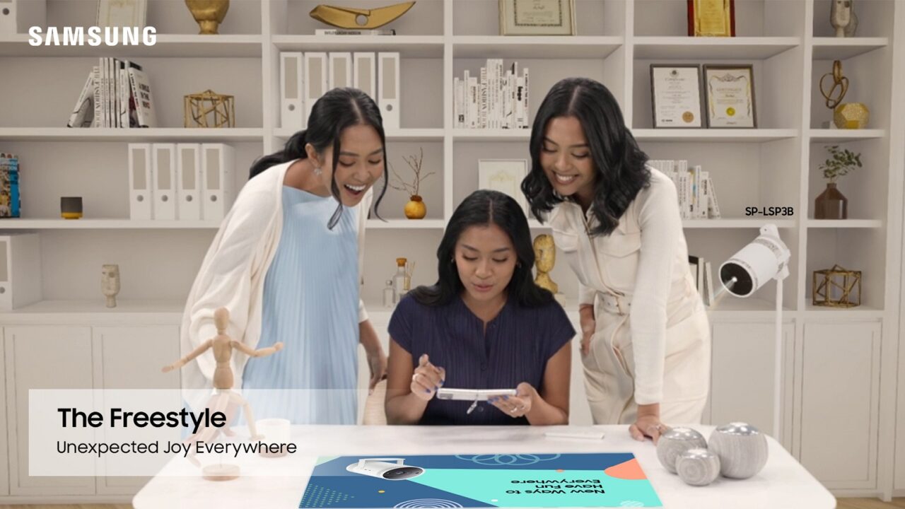 Jajaran Smart TV Samsung (2022), Resmi Melenggang di Indonesia 4 The Rahajeng Sisters with Samsung The Freestyle 2
