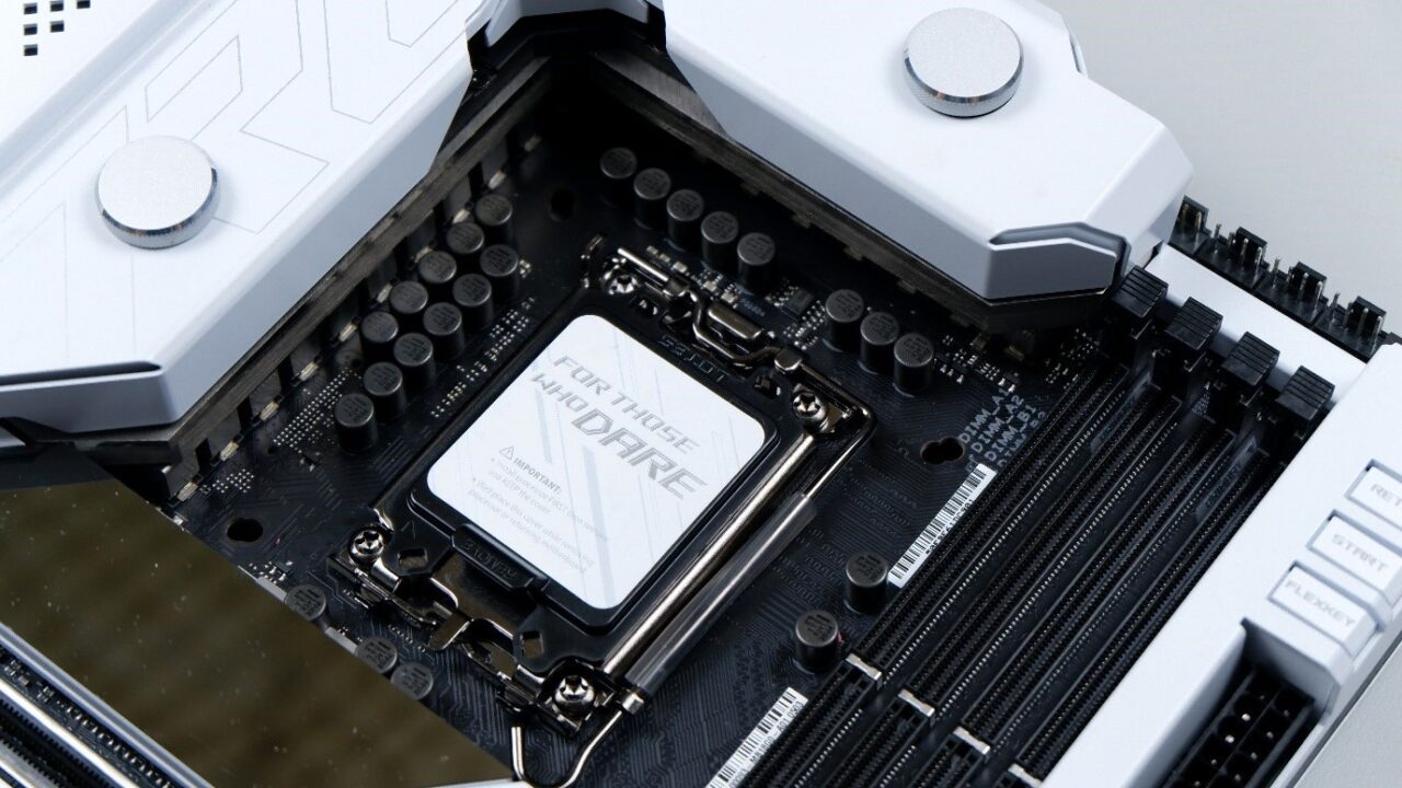 Unboxing dan Hands-On ASUS ROG Maximus Z690 Formula 12 ASUS ROG Maximus Z690 Formula