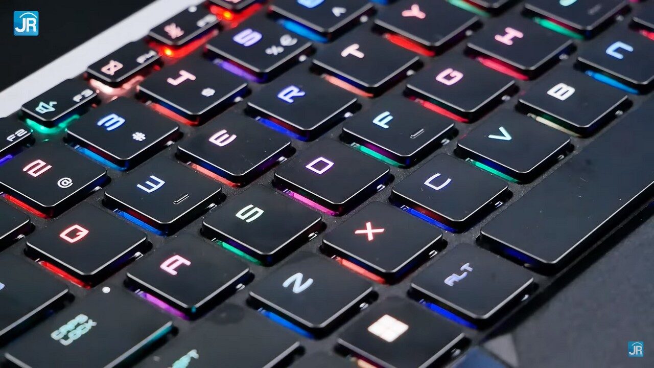 Review MSI Titan GT77 