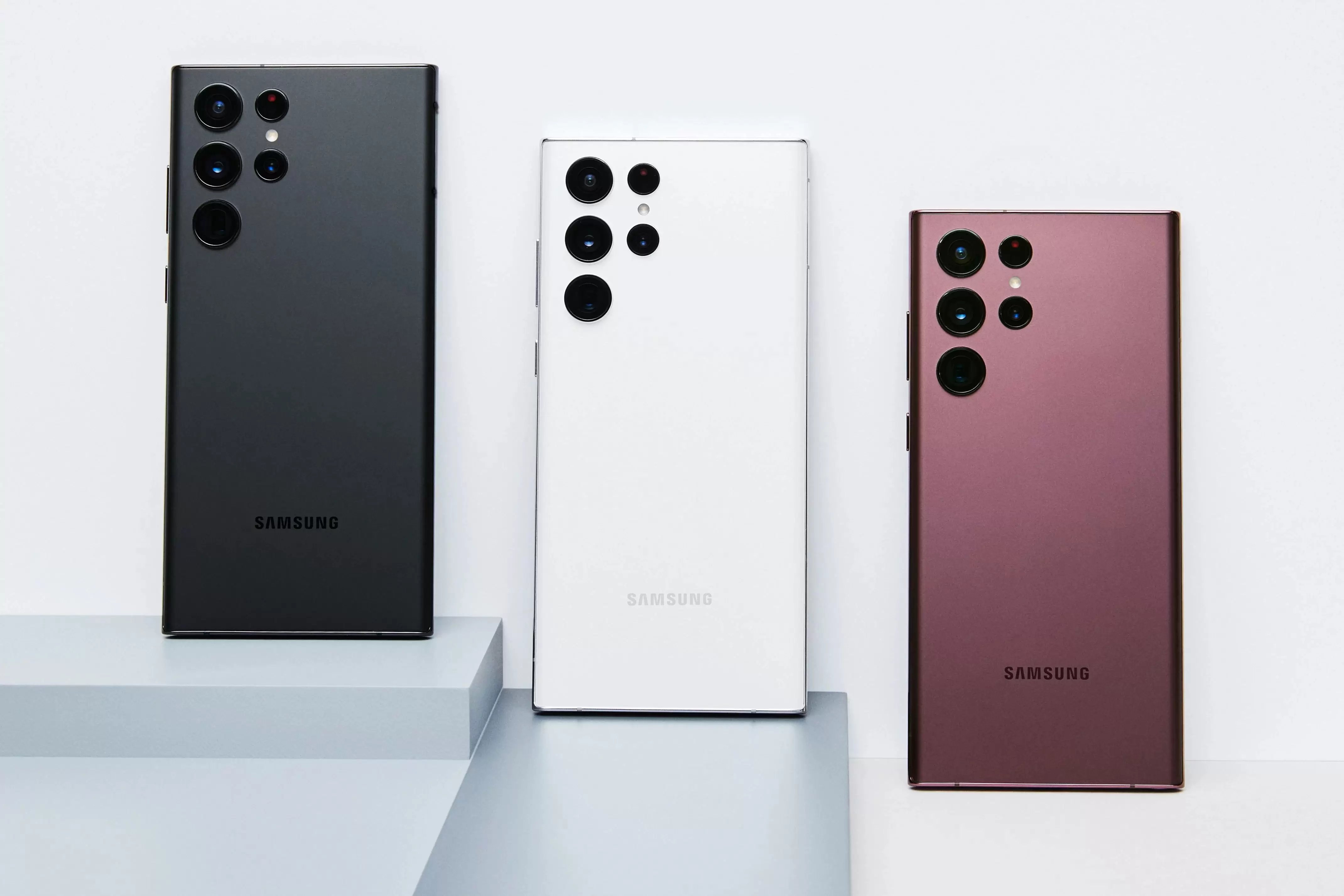 Samsung Galaxy S22 Ultra Burgundy Phantom Black Phantom White B webp 80 jpg 85