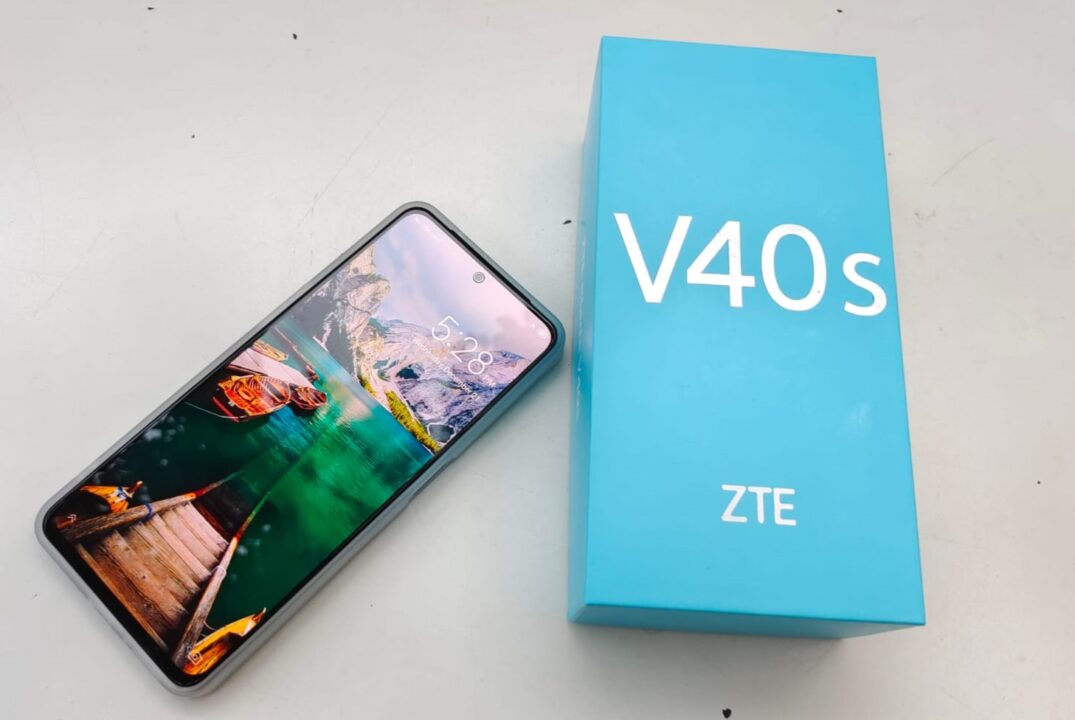 ZTE Gelar Sesi Unboxing & Hands-On ZTE V40S, Paparkan Strategi di Tahun 2023 3 7760616924993b1ebbfd26b0b14c0d88