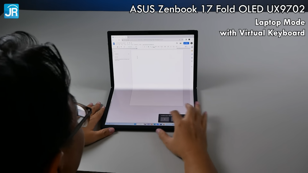ASUS Zenbook 17 Fold OLED UX9702 16