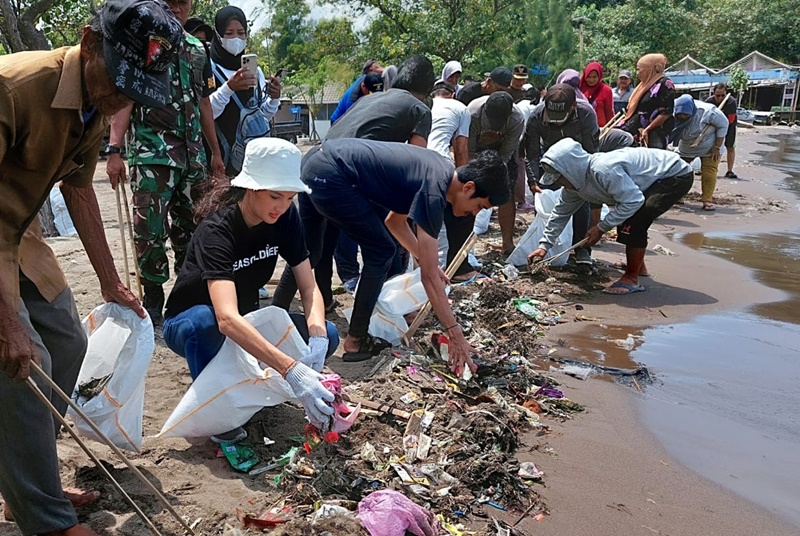 Beach Cleanup Acer x Seasoldier 1