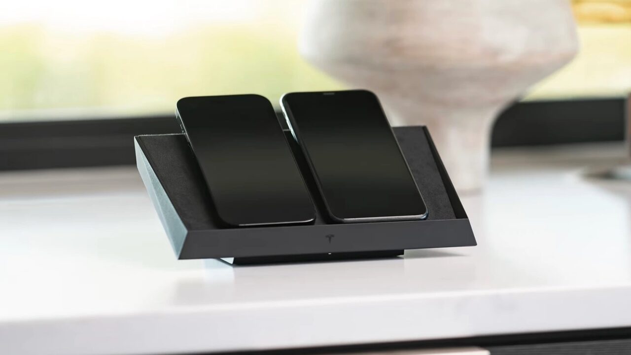 Tesla Rilis Wireless Charger Mirip Apple AirPower, Bisa Buat 3 Perangkat Sekaligus! 17 bd8dba6a1465f59ef04f03231f10be40