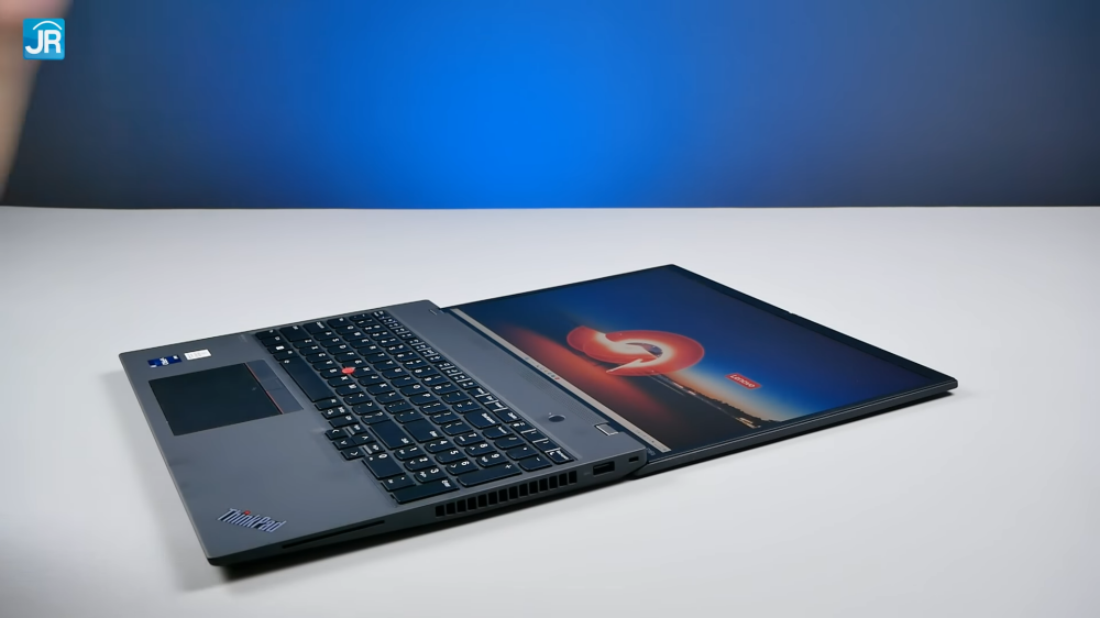 Lenovo ThinkPad P16s Gen 1 23