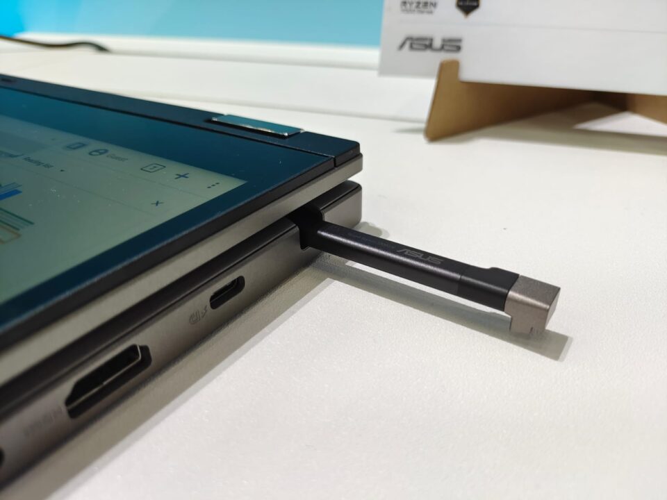 Produk-produk Terbaru ASUS di Computex 2023 8 1. ASUS Chromebook CM34 Flip