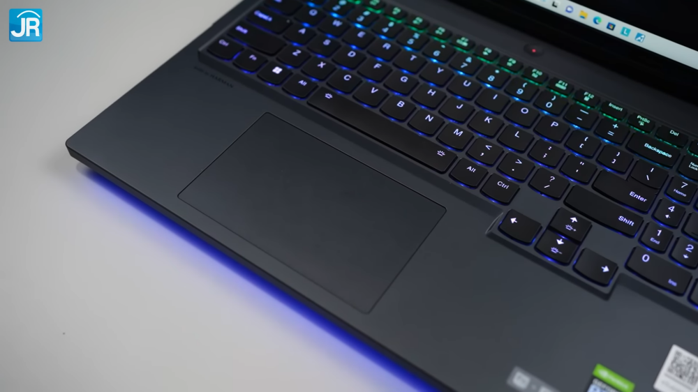 Lenovo Legion Pro 7i 26