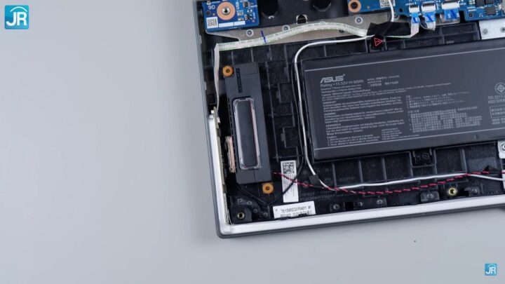 Review ASUS ROG Strix Scar 18 G834JZ (2023): Laptop Monster Kencang Serba Bisa! 12 Review ASUS ROG Strix Scar 18 G834JZ 38