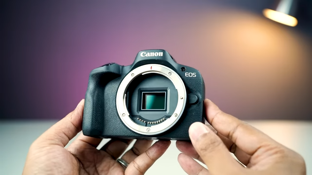 Canon EOS R50