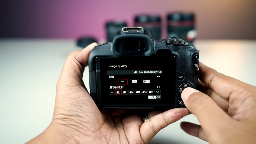 Canon EOS R50 9
