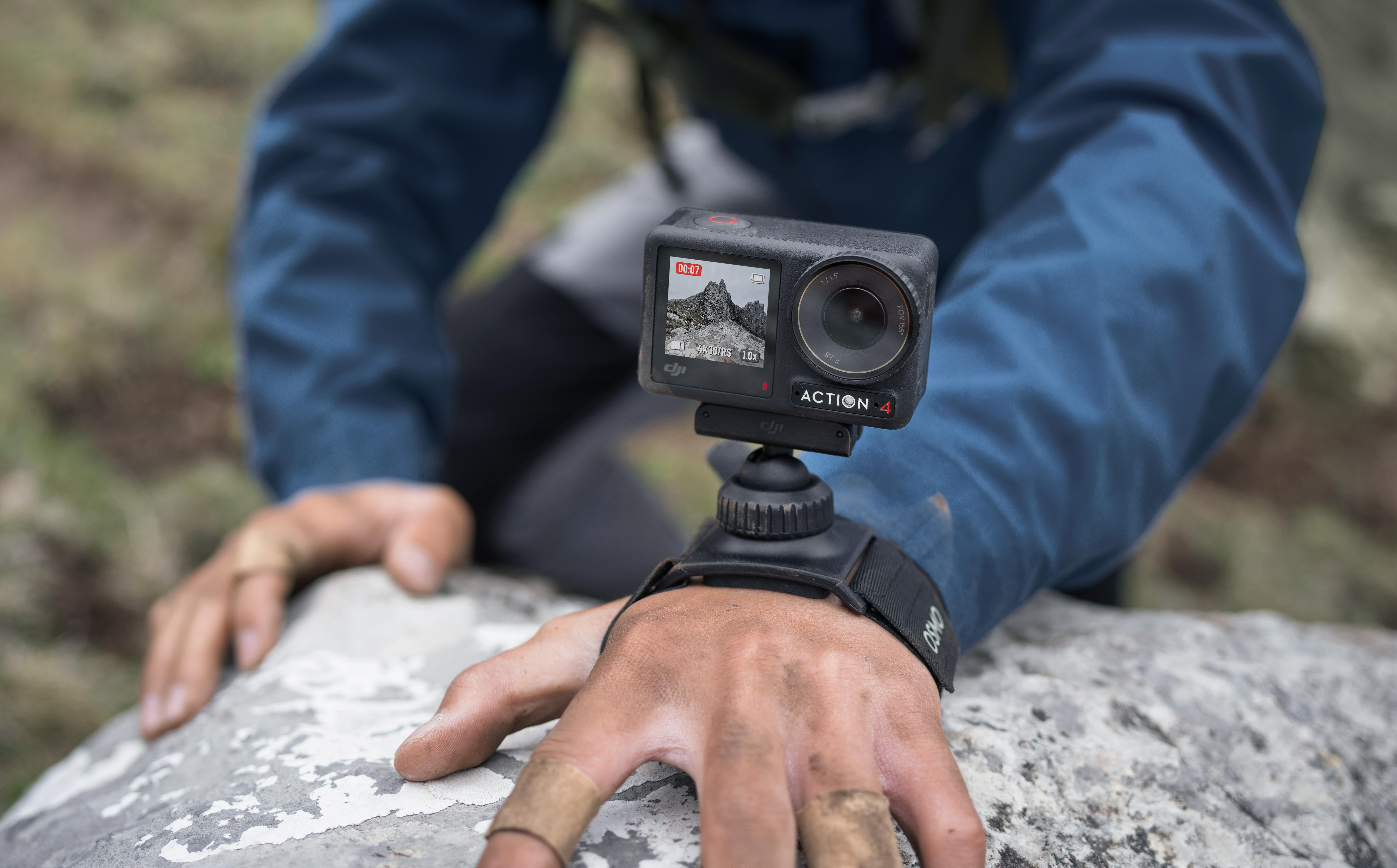 DJI Osmo Action 4 Tersedia di Indonesia, Harga Mulai Rp 6 jutaan. 4 Osmo Action 4 360A° Wrist Strap min