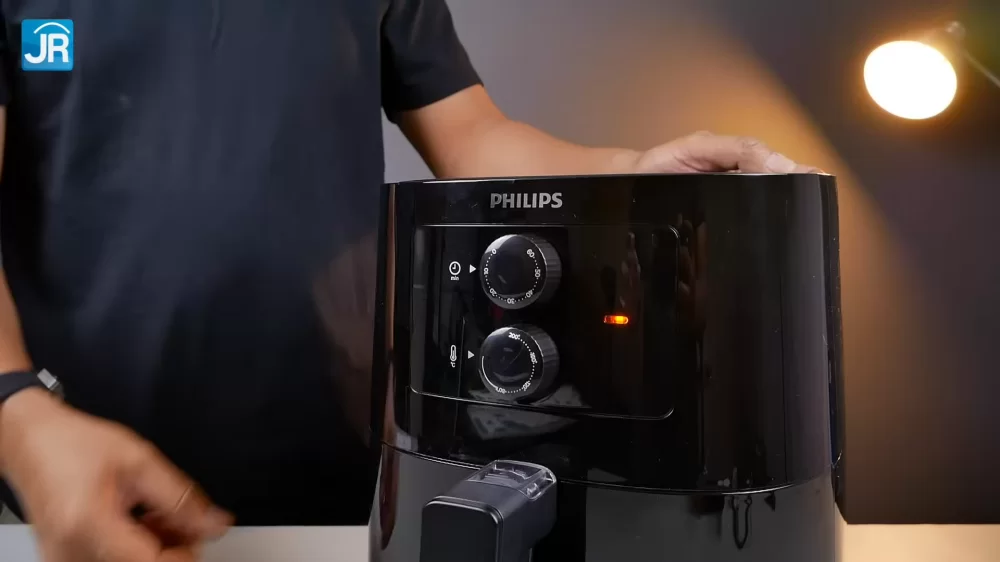 Review Philips Airfryer HD9200/91: Memasak Lebih Sehat dan Irit 2 Philips Airfryer HD9200 91 7