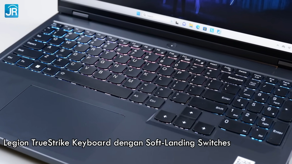 Lenovo Legion Pro 5i 16IRX8 21