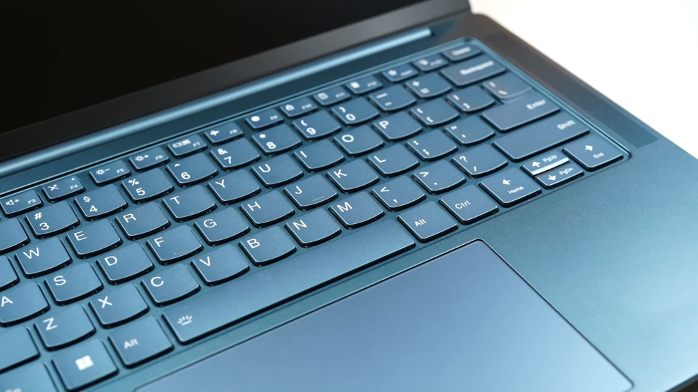 Review Lenovo Yoga Pro 7 (14APH8): Laptop Profesional AMD Ryzen 7, Tipis, Premium dan Super Kencang! 13 Lenovo Yoga Pro 7 14APH8 20