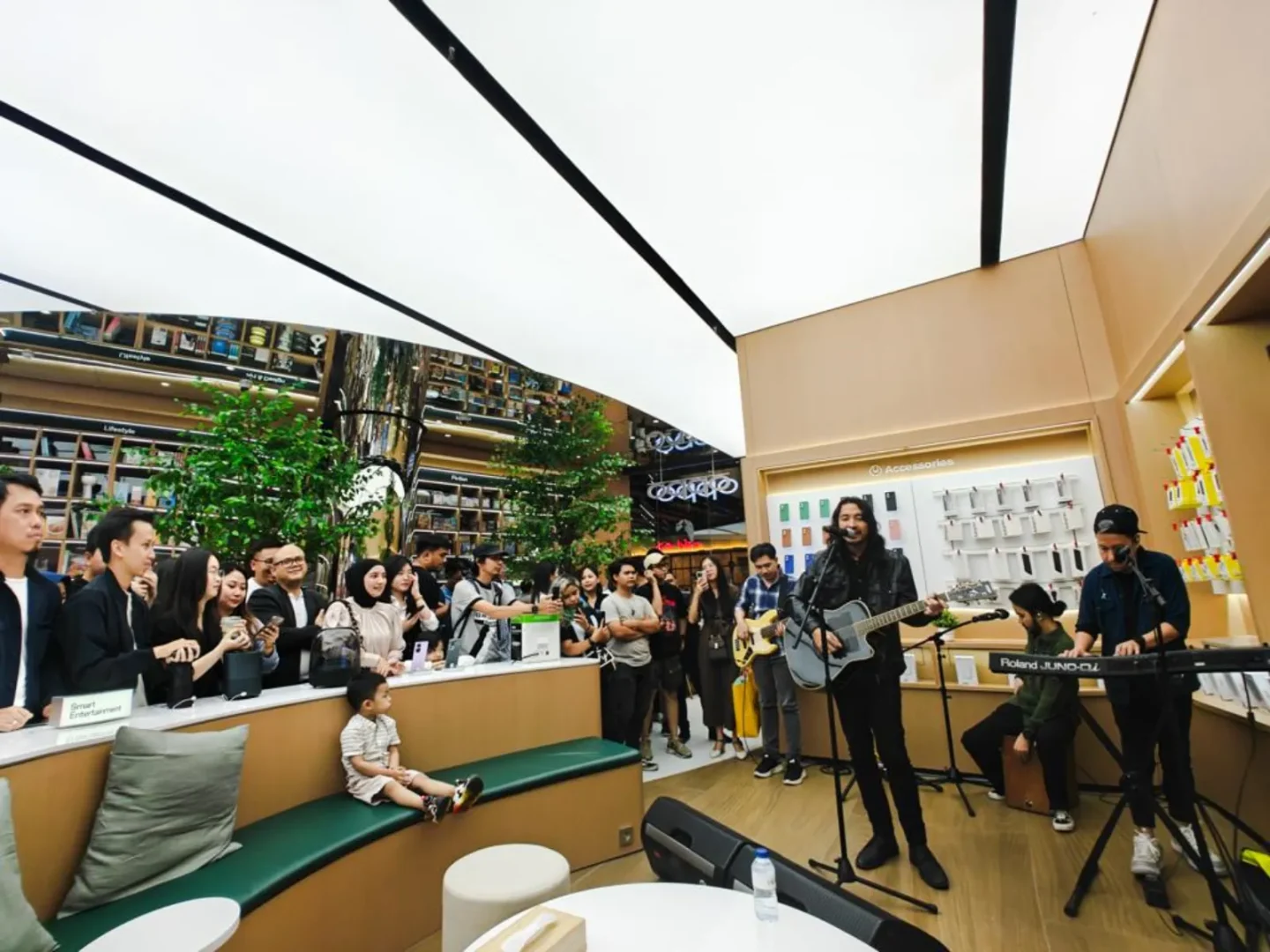 Oppo Experience Store AEON Jakarta Garden City 4
