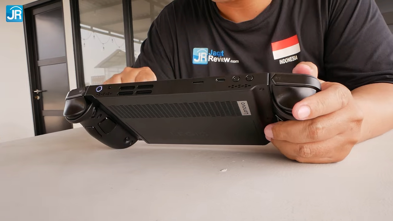 Review Lenovo Legion Go: PC Gaming Portable, Layar Besar dan Kontroler Bisa Dilepas 2 Lenovo Legion Go 10