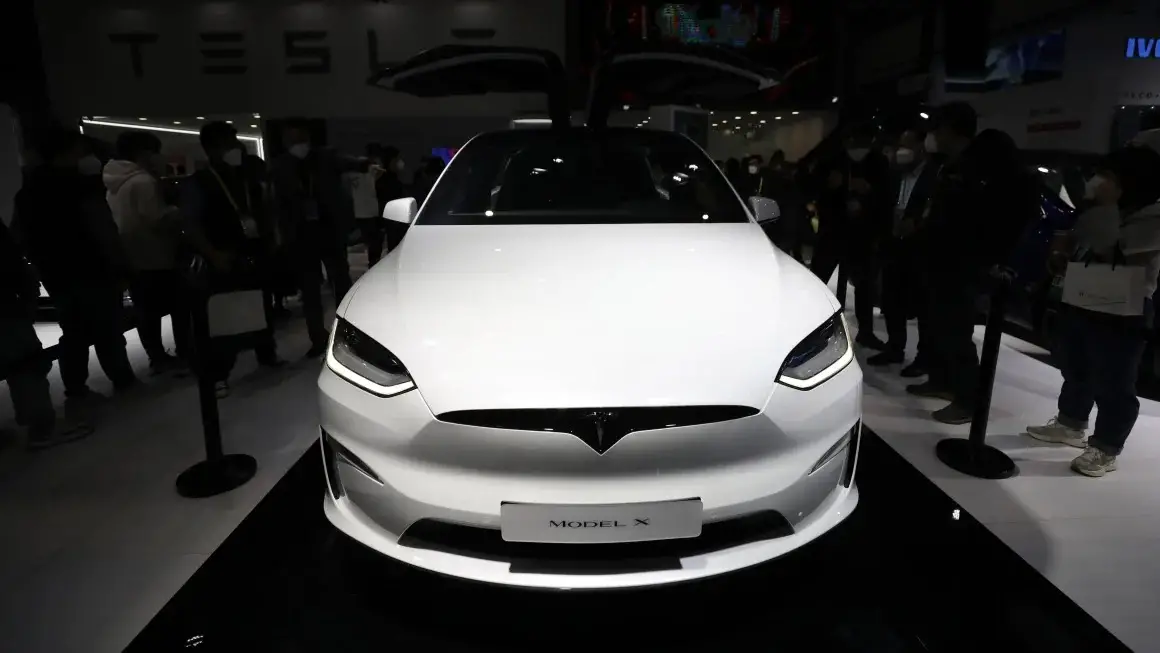 Tesla tarik 120 ribu mobil di AS