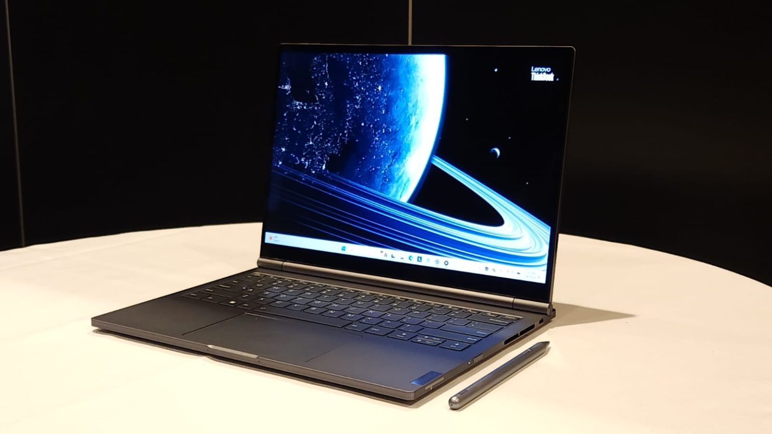 Kerennya ThinkBook Plus Gen 5 Hybrid, Bisa Jadi PC/Laptop Windows atau ...
